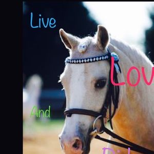 Meet your Posher, Ariana